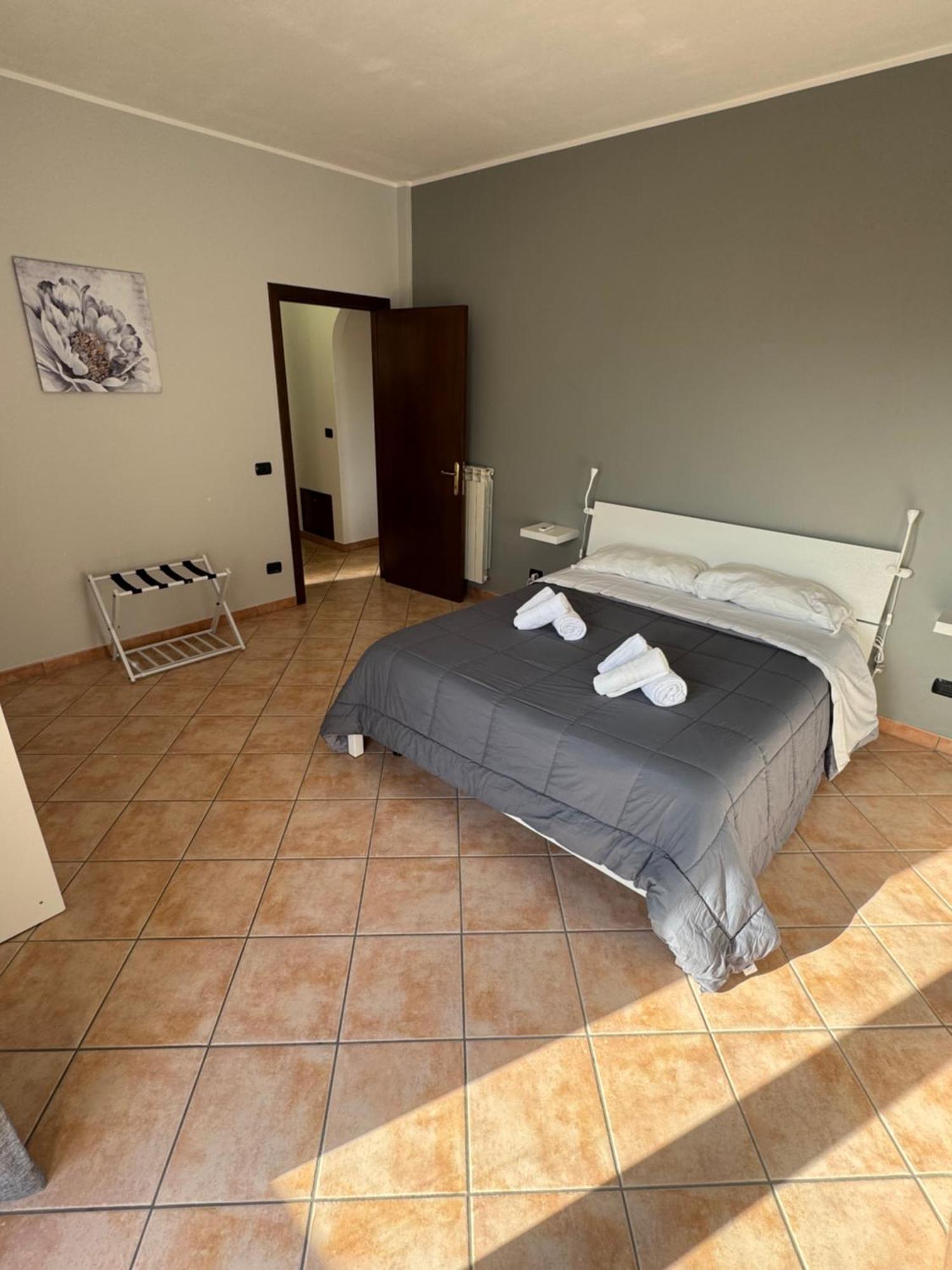 Guest House La Casaccia فيوميتشينو المظهر الخارجي الصورة