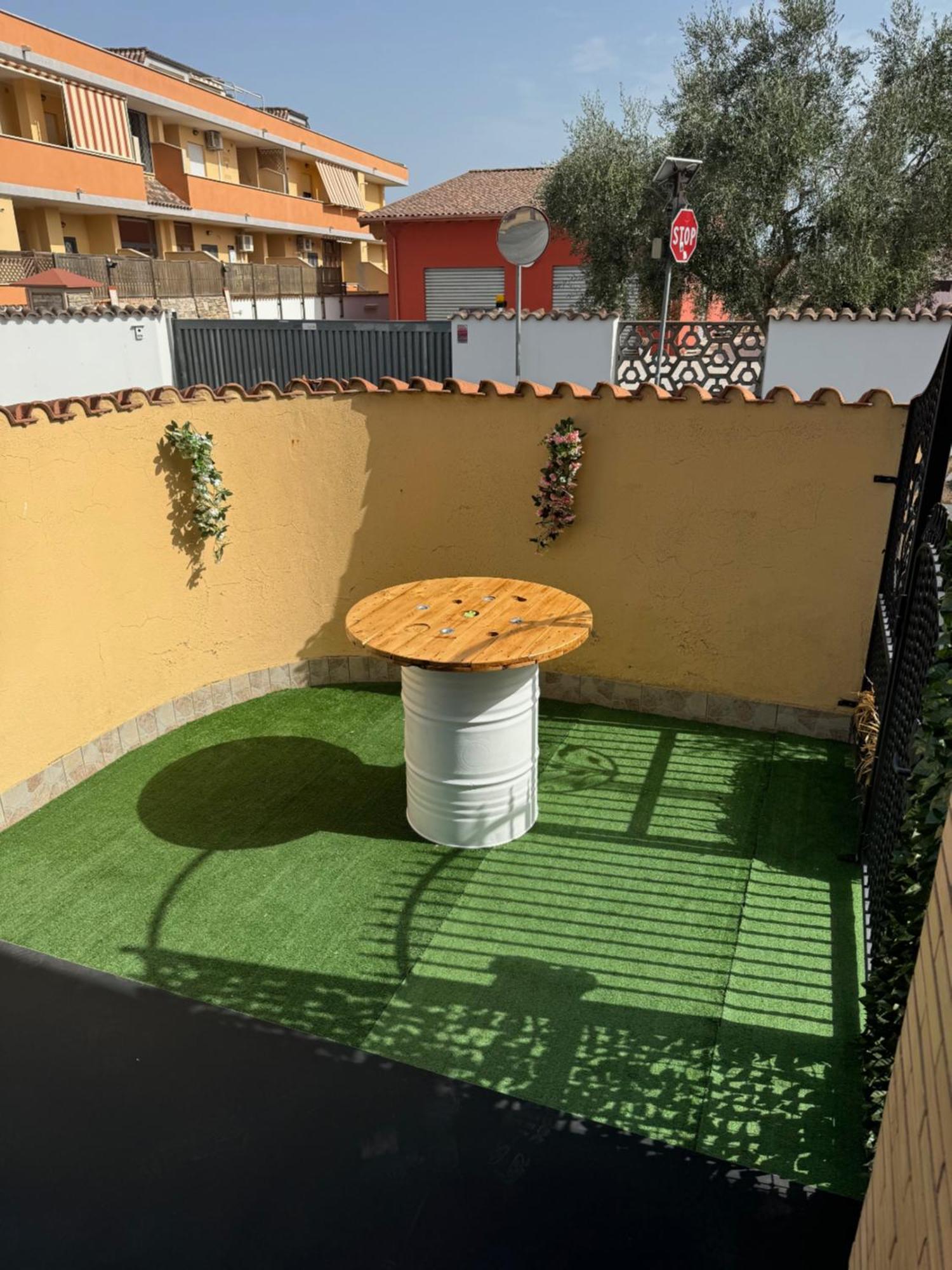 Guest House La Casaccia فيوميتشينو المظهر الخارجي الصورة