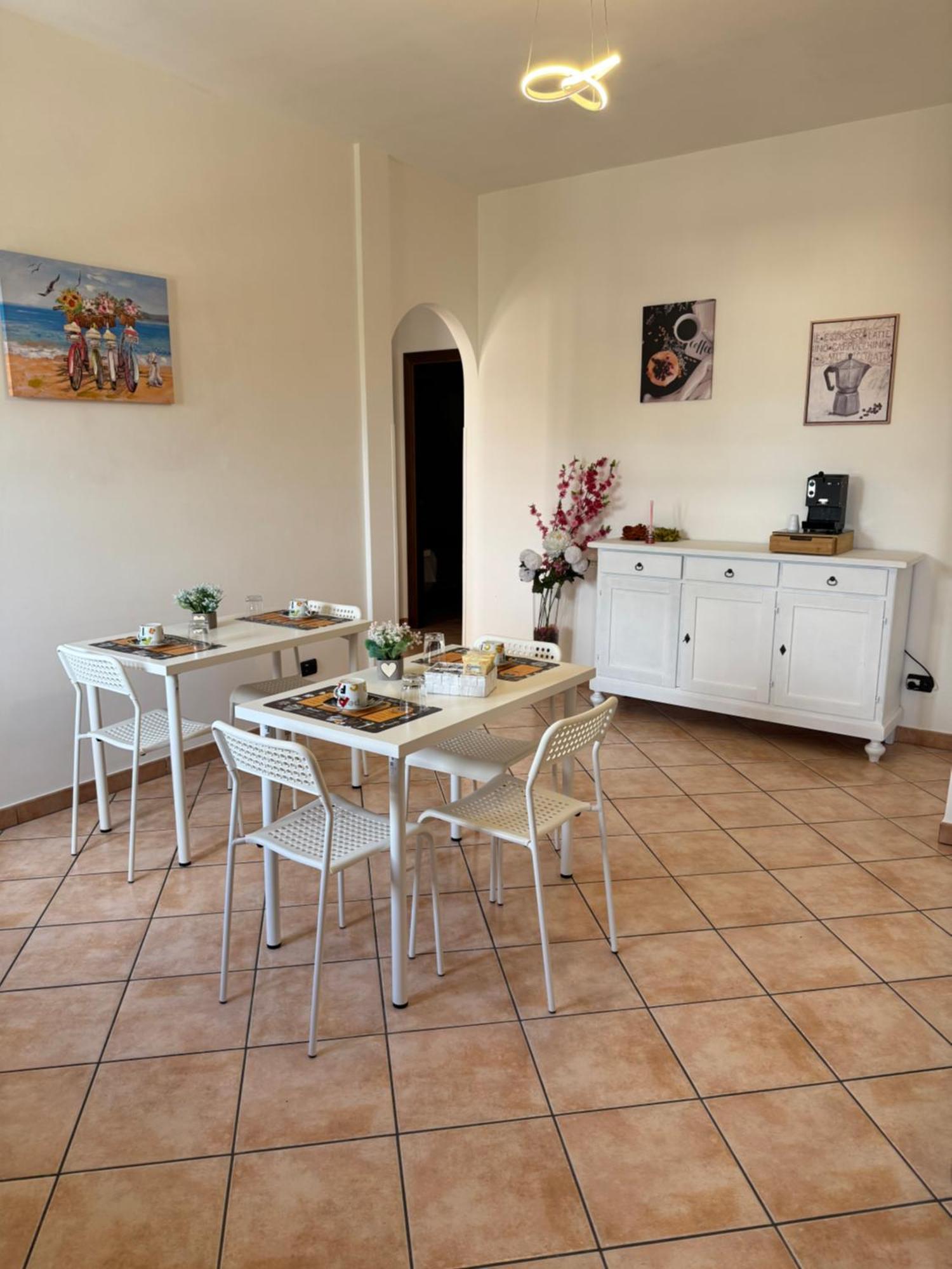 Guest House La Casaccia فيوميتشينو المظهر الخارجي الصورة