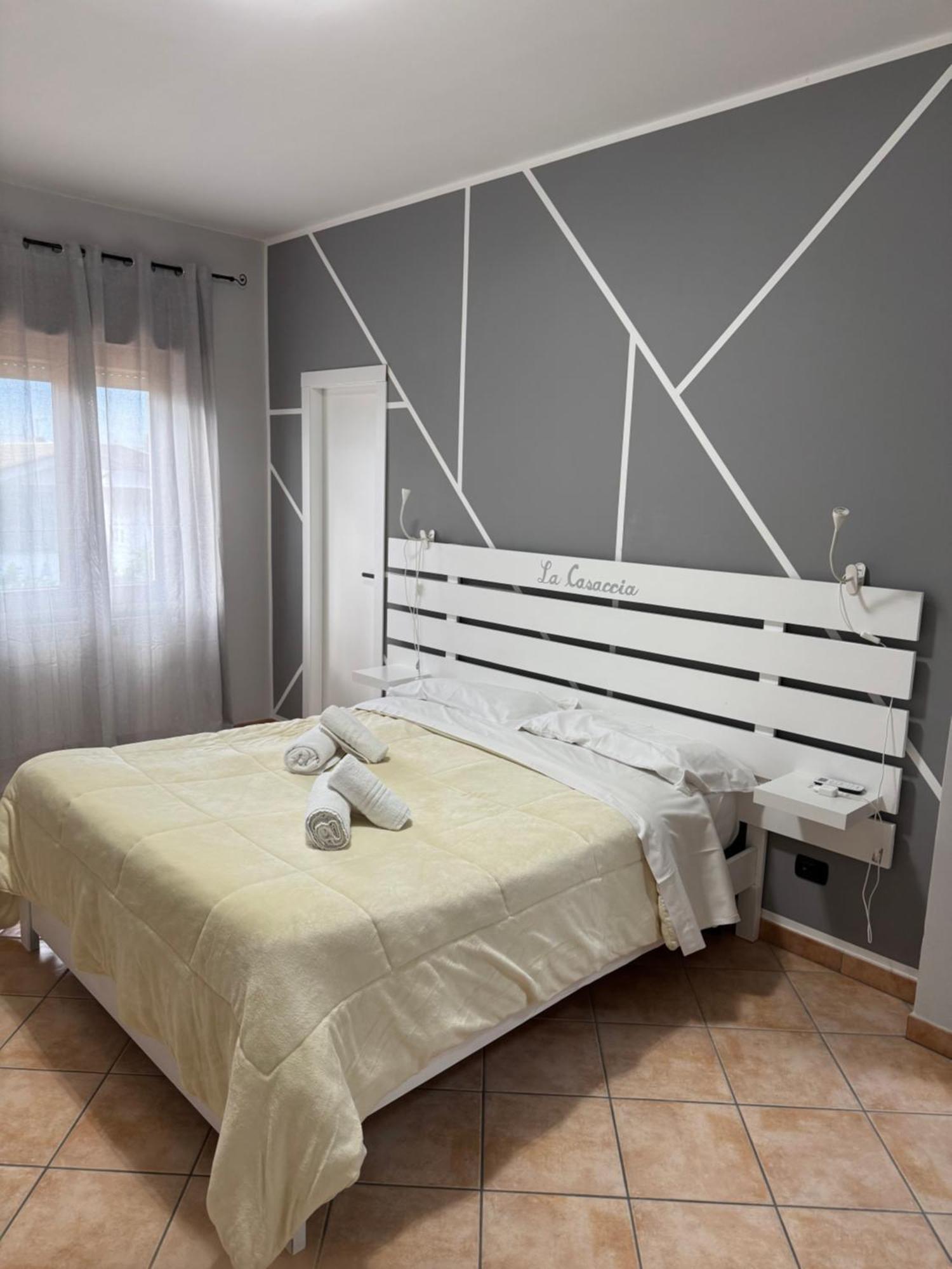 Guest House La Casaccia فيوميتشينو المظهر الخارجي الصورة