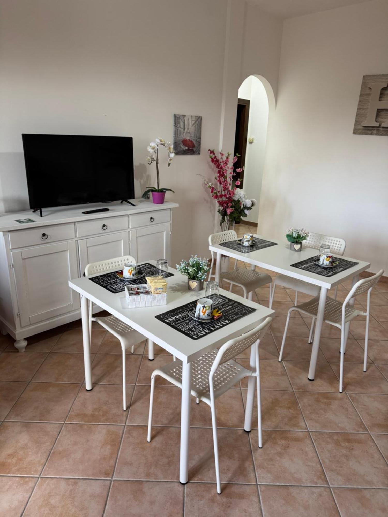 Guest House La Casaccia فيوميتشينو المظهر الخارجي الصورة
