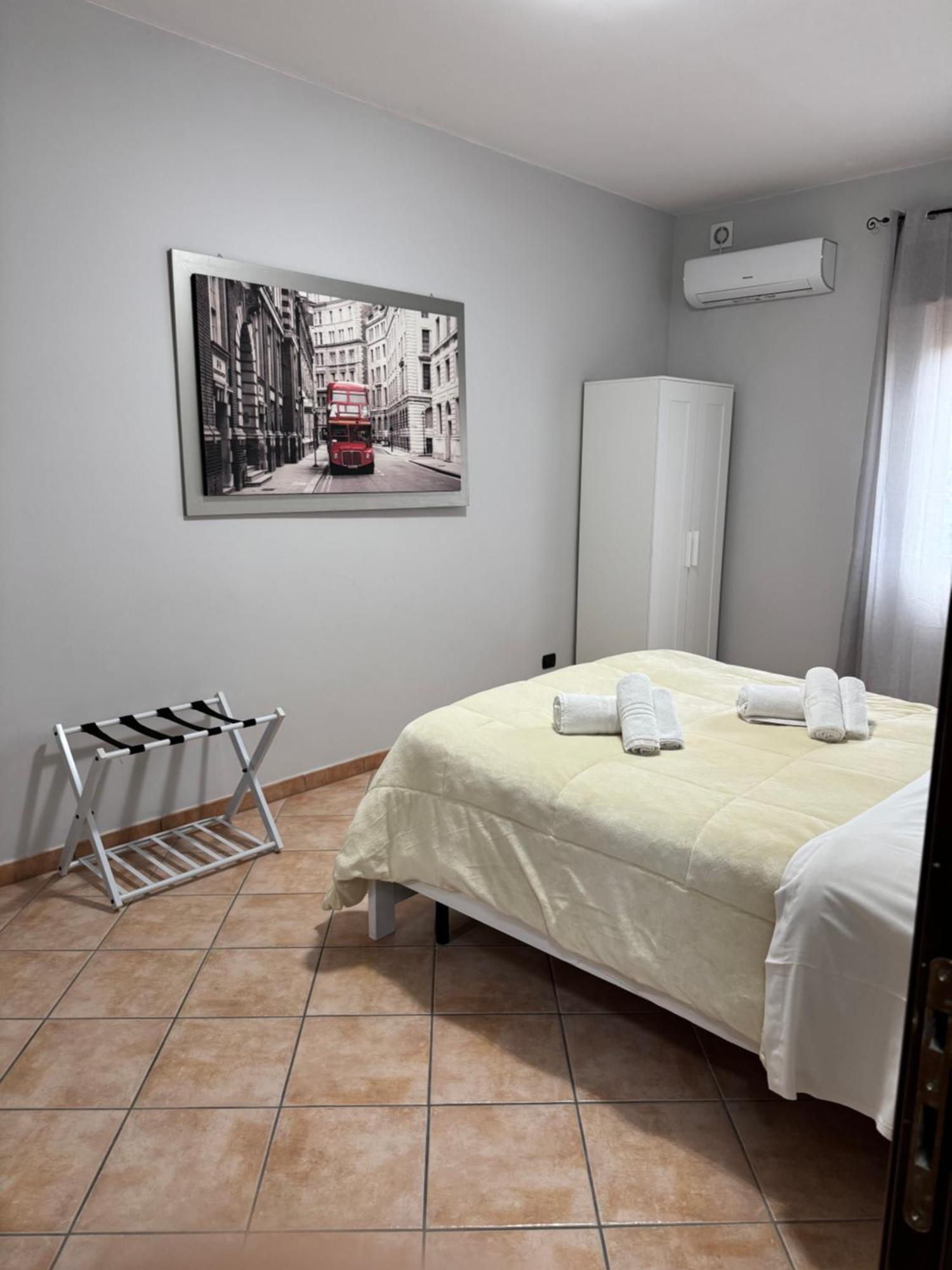 Guest House La Casaccia فيوميتشينو المظهر الخارجي الصورة
