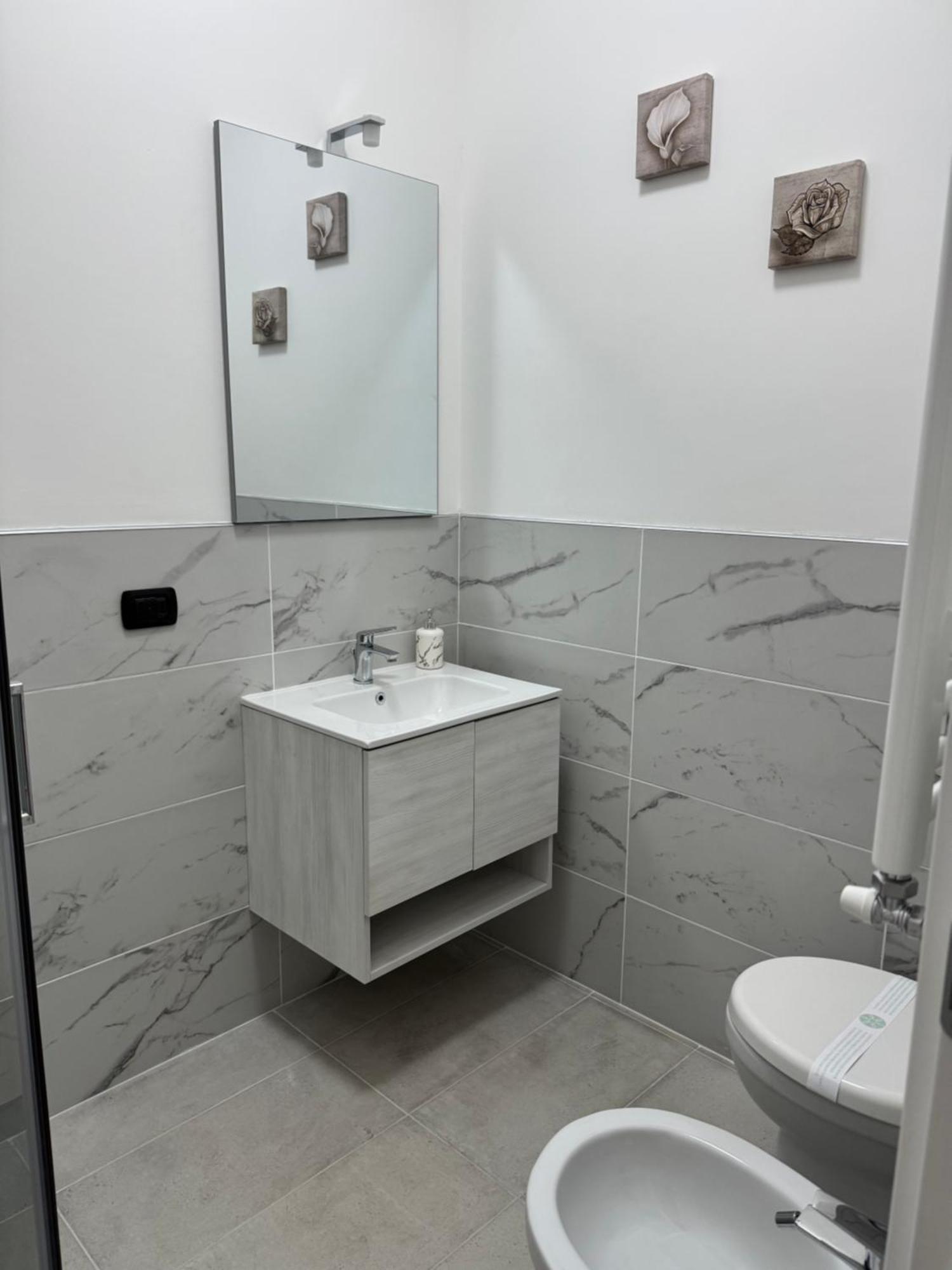 Guest House La Casaccia فيوميتشينو المظهر الخارجي الصورة